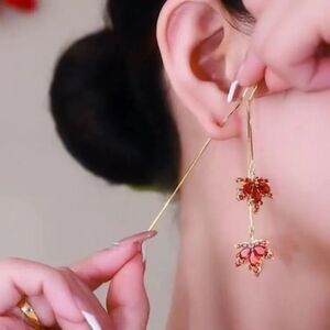 🍁🆕🍁 Elegant 14K Gold Plated Red Maple Leaf Dangle Earrings🍁